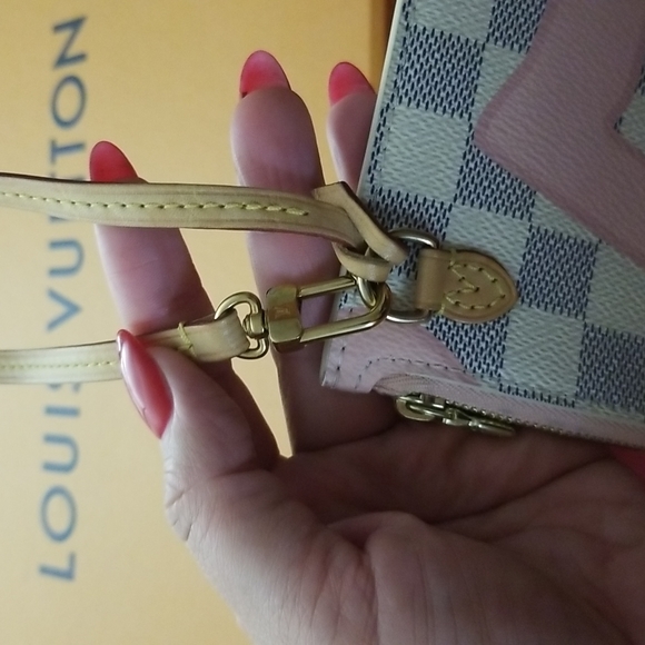 Louis Vuitton Limited Edition Tahitienne pochette - Picture 3 of 9